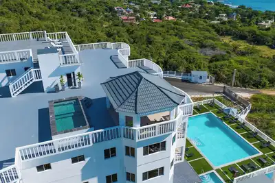 Image de Nirvana Penthouse with Private Pool and Ocean Views in Treasure Beach