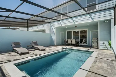 Image de 5br Home w/ Private Pool & Themed Rooms