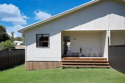 Image de A modern, stylish duplex designed for easy holiday living in peaceful Amity