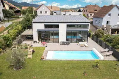 Image de Villa moderne Xxl de 360m2 au coeur de la Vallée Noble, avec piscine et vue