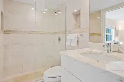 Agua Bay, Premium 7Mile Beach