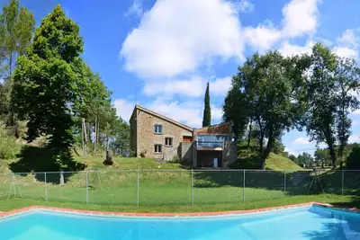 Image de Villa « Refugi Del Esquirol » avec vue sur la montagne, piscine privée et Wi-Fi