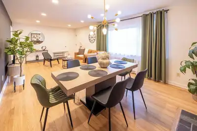 Image de 3br/2ba, 2 Offices, King Bed, Pets Ok, Parking, Laundry In-unit, Fios