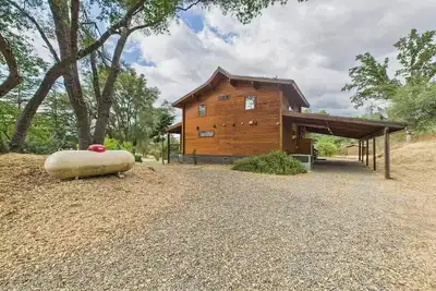 Image de Yosemite Oaks Lodge - Spacious Wood Cabin