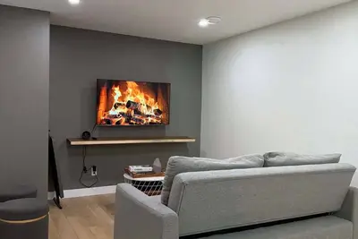 Image de Nw Calgary 2br suite • Near Yyc Airport & Rockies