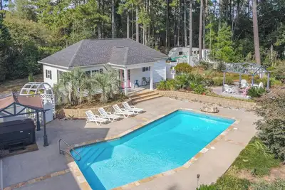 Image de Equestrian & Golfer’s Paradise - Minutes from Everything - Pool/Hot Tub/Fire Pit