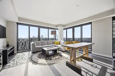 Image de Opulent Yorkville Esacpe - 2br + 2 full bath & 1 Free Parking