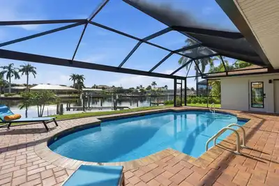 Image de Villa Florida Getaway - 3/2 Gulf access w. heated pool