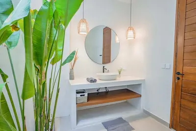 Image de 2 bedroom villa with extra office space in quiet area - 40m from baked