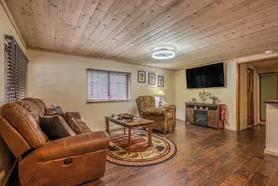 Image de Outlaw Cabin - Newly Renovated, Covered Deck, Tons of Wildlife