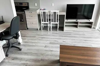 Image de Cozy 1-bedroom apartment with Ac in excellent Waterloo location