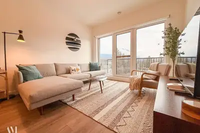 Image de Oso Skyview Suite - Dt modern 2 bed, 2 bath