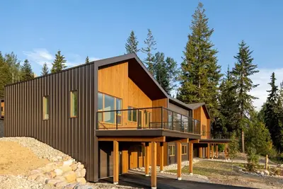 Image de Kicking Horse Vista - Located @ Khmr with Hot Tub