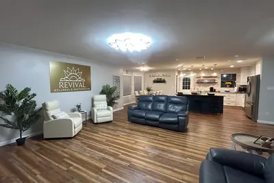 Image de Darling 3/2 inFairhope in a quiet area with large outdoor space.