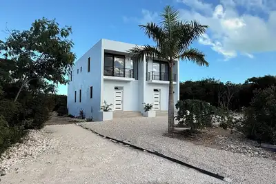 Image de Turtle Cove Escape - New 2 Bedroom Villa with all the bells & whistles.