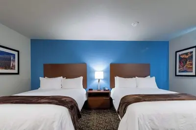 Image de 2 Pet-Friendly Rooms Near Des Moines Airport, Adventureland & Shopping