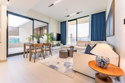 High-Floor 2br with Private Pool Overlooking the Community, Steps from Park