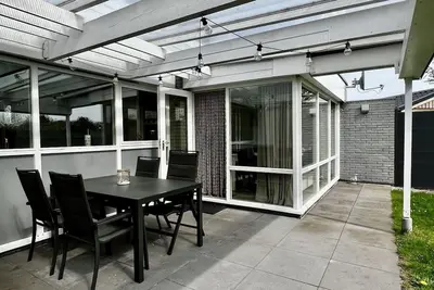 Image de Vacation home for 4 guests with 55m² in Sint Maartensvlotbrug (300729)