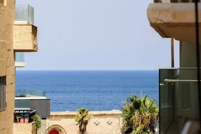 Image de Elegant Seaside Retreat in Sliema - Modern Comfort Just 50 Meters from the Water
