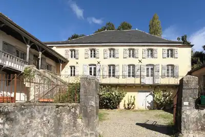 Image de Domaine Argia, gîte de groupe 4 étoiles, grande piscine, campagne du Pays Basque