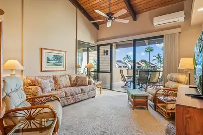 Image de Nicely Updated-Ocean Views-Prime Location-Large Lanai-Ac-Well Equipped