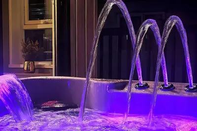 Image de Beaumont Tattershall Lakes Escape - Lakeside Hot Tub lodge with fishing peg