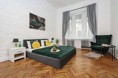 Image de Lumina bright apart near the city center