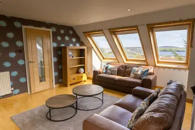 Image de 4-Bed Lerwick Home, Sea View, Wood Stove