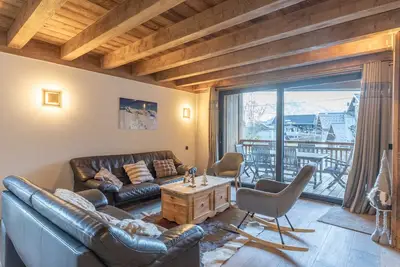 Image de Appartement « Morillon - Neuf - 2 min des pistes » avec vue montagne, terrasse privée
