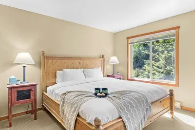 Image de Whispering Pines 3br Townhouse Views + Hot Tub