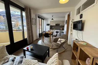 Image de À 50m des pistes de ski, 1er étage, balcon, télévision, casier à ski, 50m², Vars