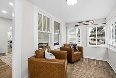Image de Just Steps to the Monon! Updated 3br/2ba in SoBro