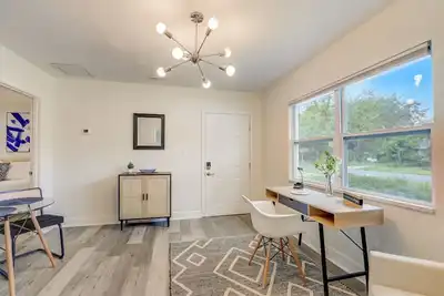 Image de 201 Remodeled duplex, Near Anna Maria Island & Img, Fenced In Yard, Pet Friendly