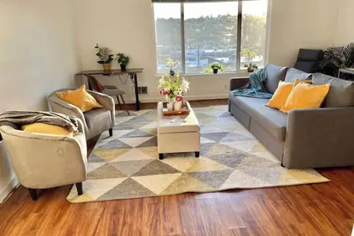 Image de 2br/2ba Charming Queen Anne Getaway