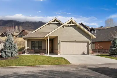 Trappers Ridge Home  Stunning Mountain Views