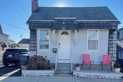 Image de Boho Bungalow • Walk to Beach • Cozy & Modern