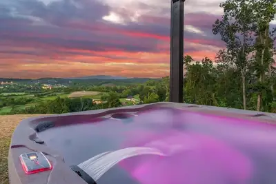 Image de Ultimate Smoky Mountain retreat, just minutes from Pigeon Forge & Gatlinburg.