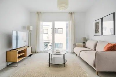 Image de Blueground | Mármoles, balcony, nr Plaza de la Merced