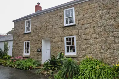 Image de 1 Rowes Cottages, family friendly, with open fire in Porthgwarra