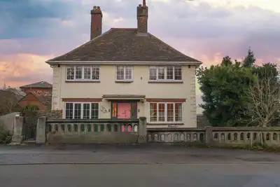 Image de The White House, family friendly, with open fire in Bracondale