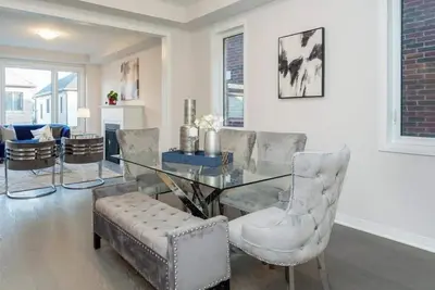 Image de Ayr Haus - Modern Comfort meets Small Town charm