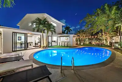 Image de Villa Azur 8br Outdoor Oasis with Poolside Bar