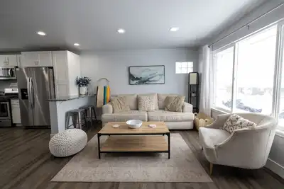 Image de 5 Bedroom Retro Lan party house