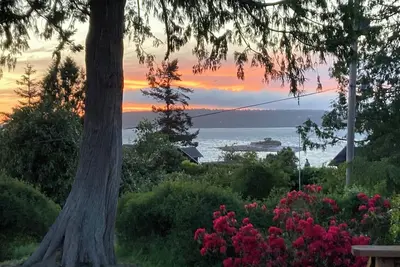 Image de Water View-Tranquil 3-bedroom house in Langley with private neighborhood beach