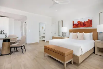 Image de Beachfront Studio on Grace Bay at Alexandra Resort in Turks and Caicos