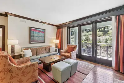 Image de Two-Bedroom · 2. 5 Bath · Slope View · Sleeps 4
