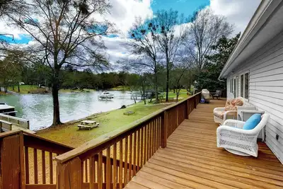 Image de 3br Lakefront Lake Murray w/ Dock, Dog Friendly