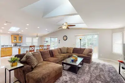 Image de Exclusive 3br w/ Pool, Hot Tub, W/D, & ClubHouse