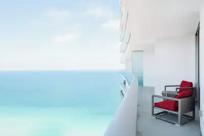 Image de Oceanfront 36th Floor Condo with Stunning Views Resort and Beach Access