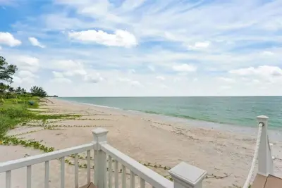 Image de #1 Beachfront Mansion •  Heated Pool • Theater